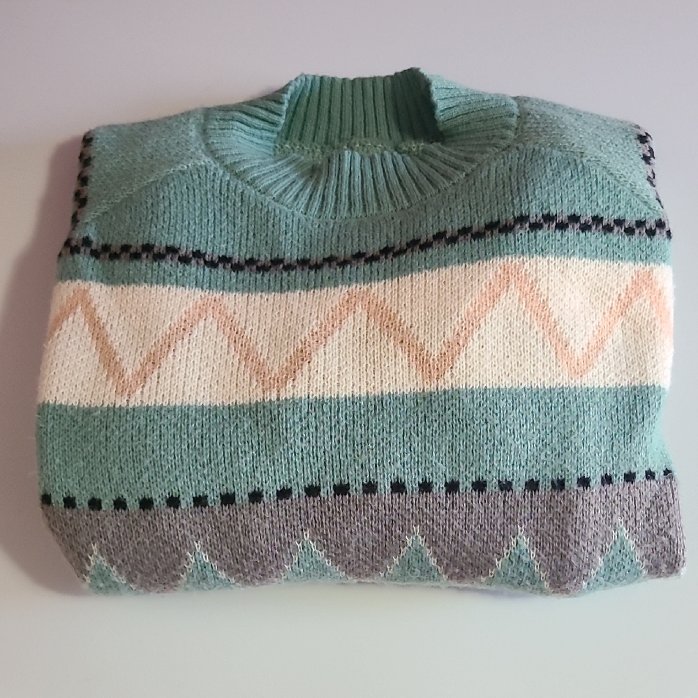 Cozy Knit Sweater with Geometric Pattern